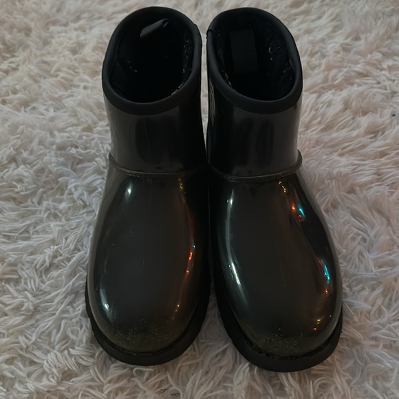 Clear/Black Uggs - Picture 5 of 5